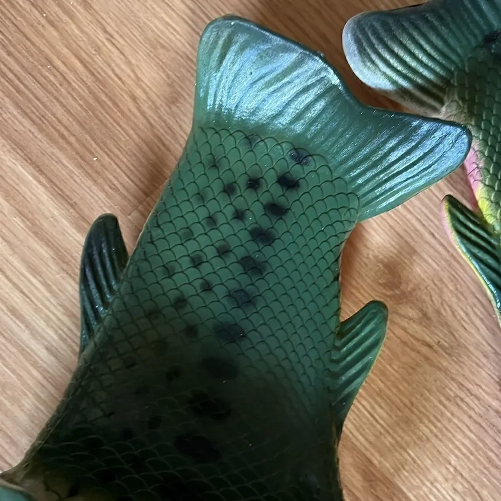 River’s  Edge Bass Fish Sandals